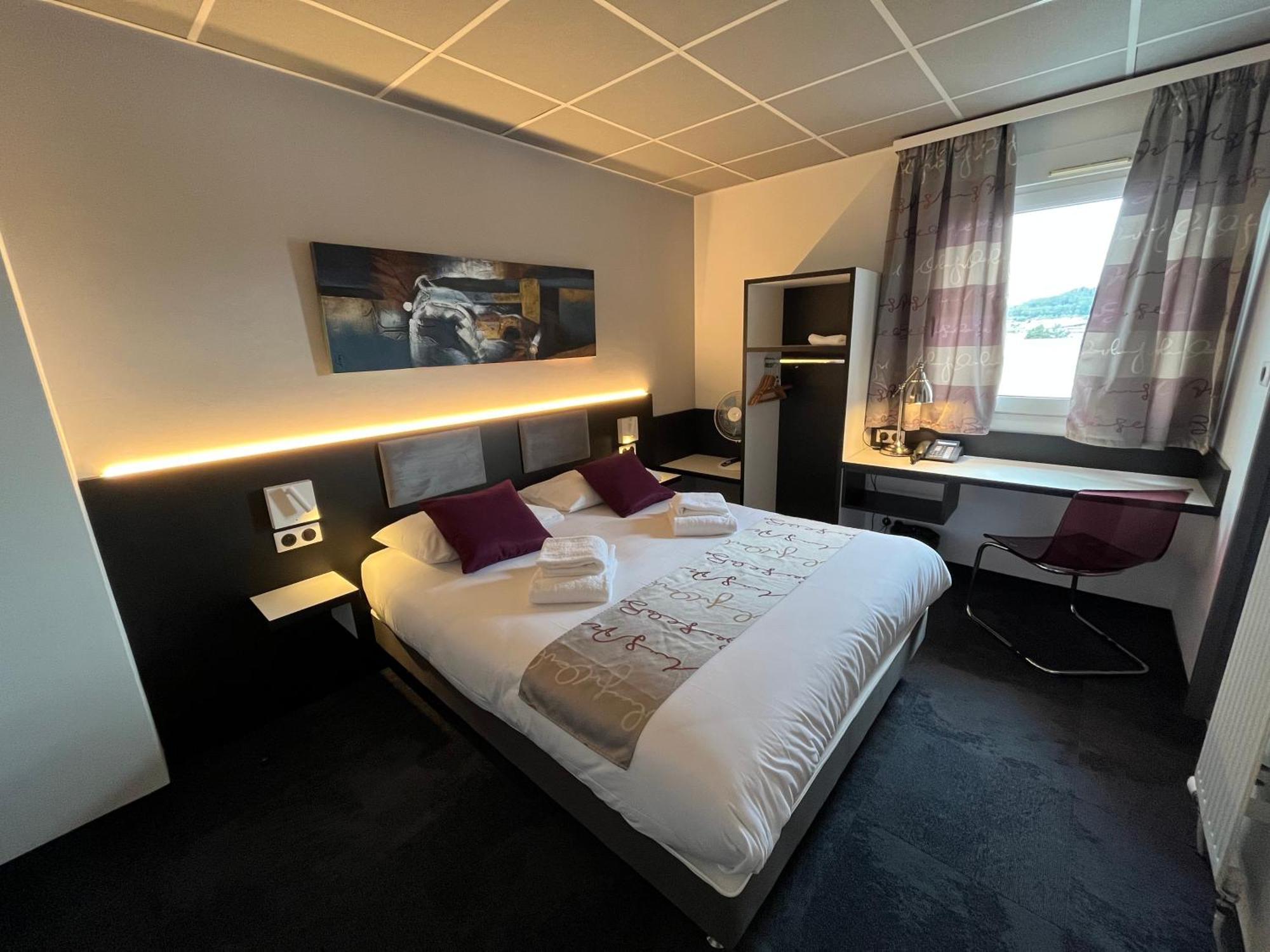 Brit Hotel Le Vesoul Ngoại thất bức ảnh