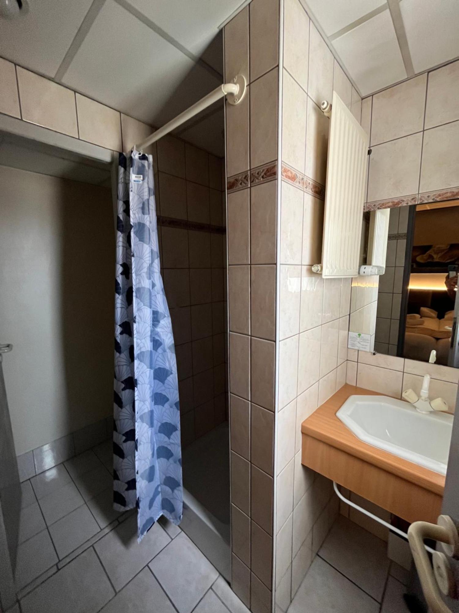 Brit Hotel Le Vesoul Ngoại thất bức ảnh