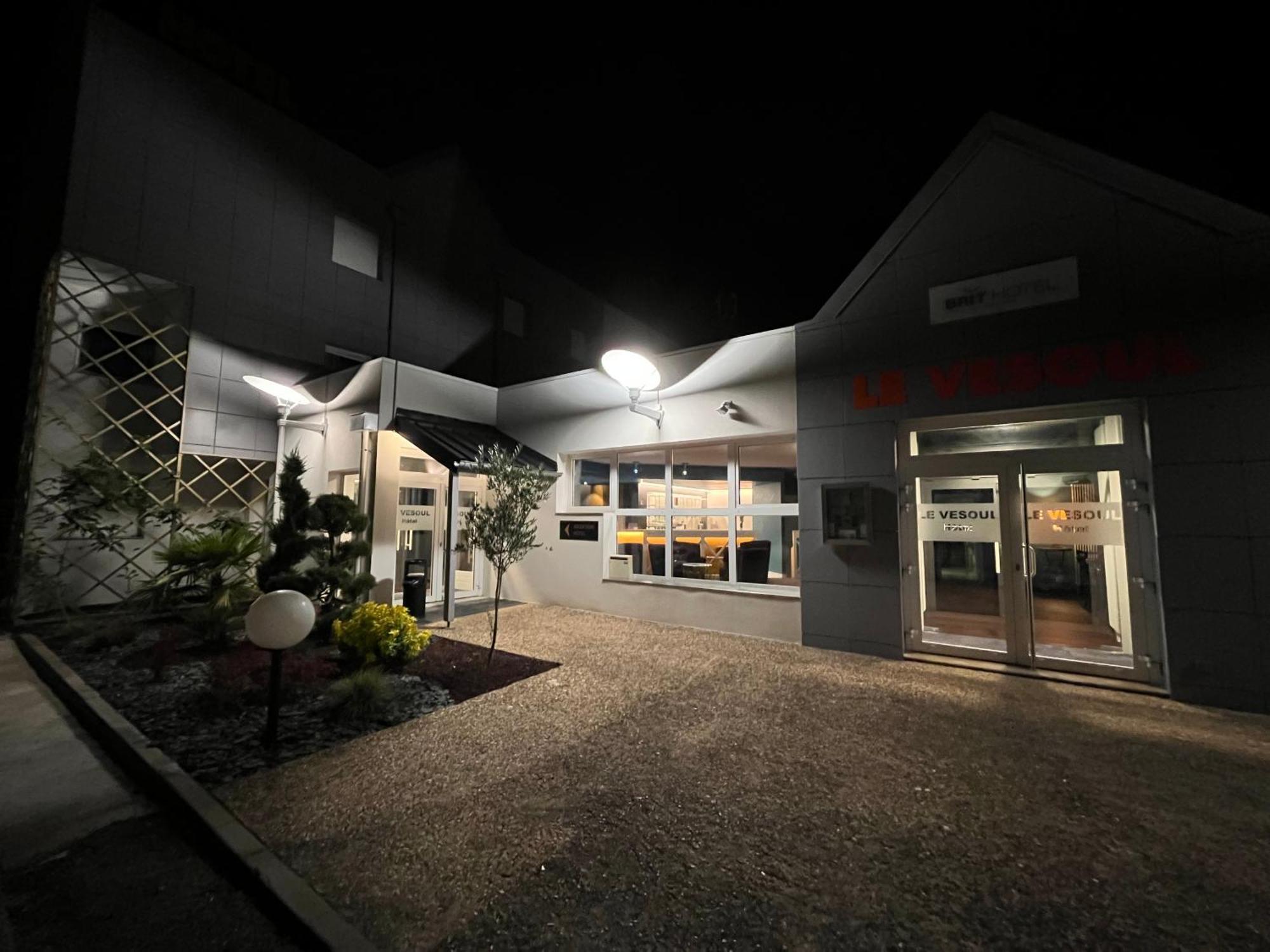 Brit Hotel Le Vesoul Ngoại thất bức ảnh