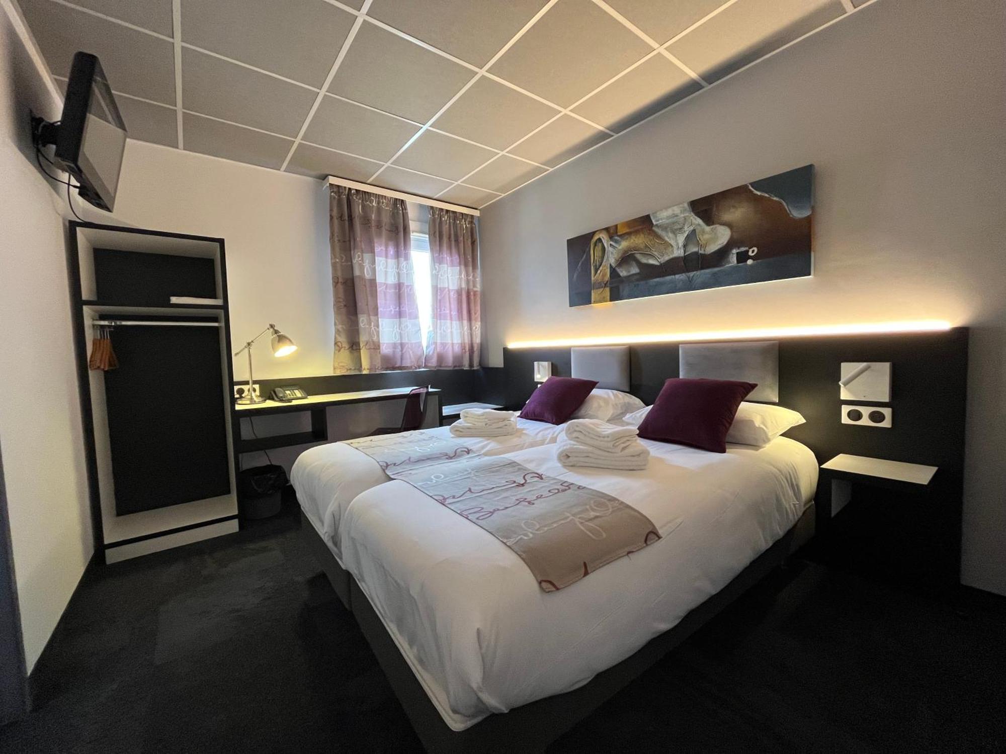 Brit Hotel Le Vesoul Ngoại thất bức ảnh